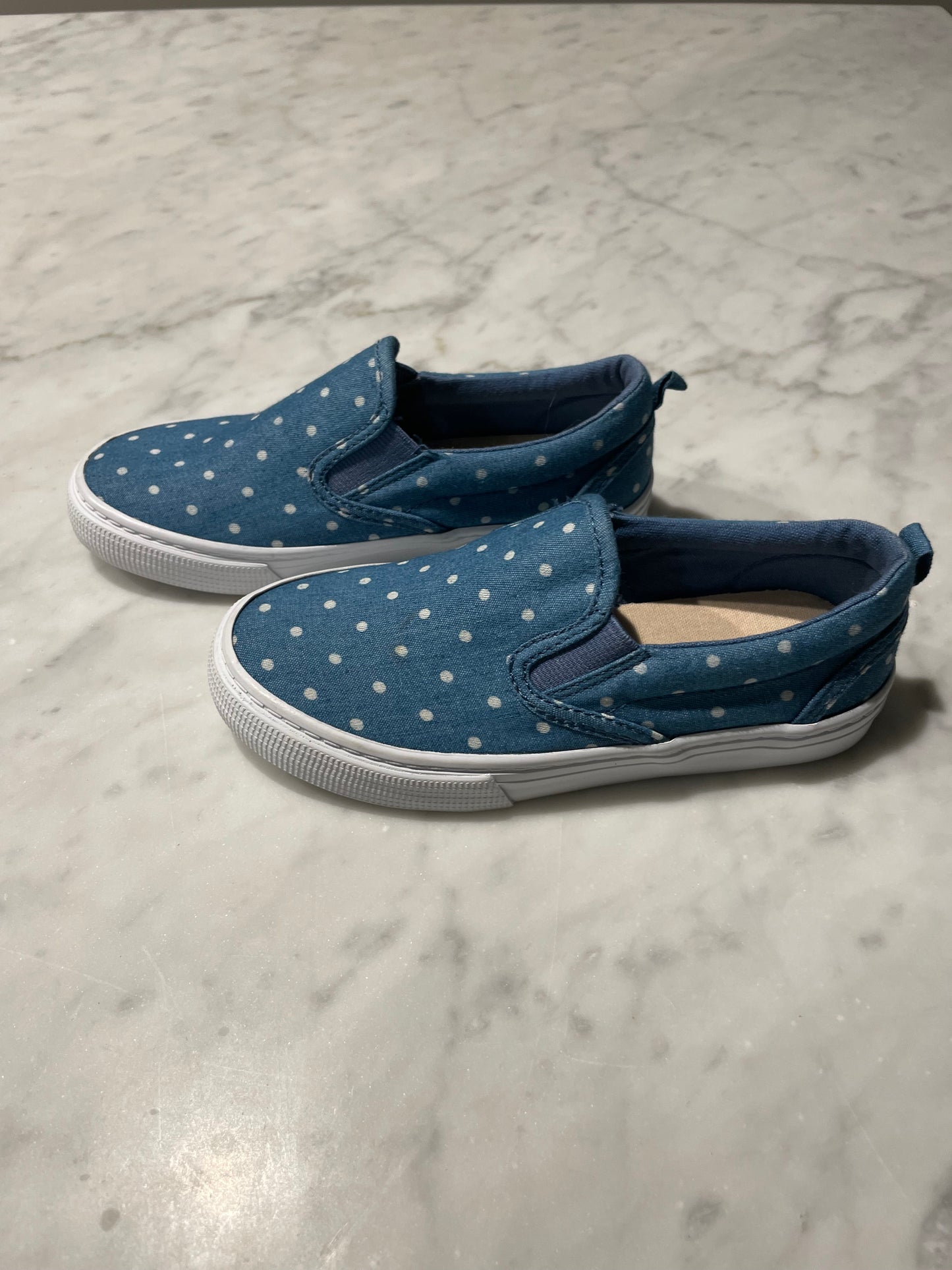 #52 - GAP Kids Polka Dot Chambray Loafer Sneaker - NEW - Girls Size 12