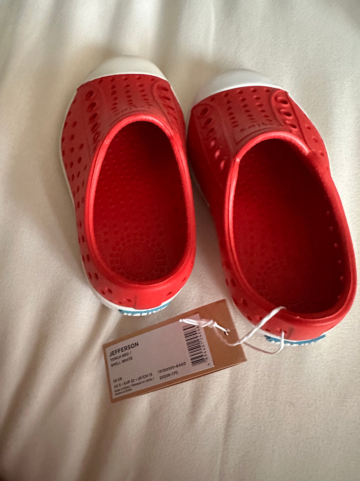 #24 NWT size 6 red natives