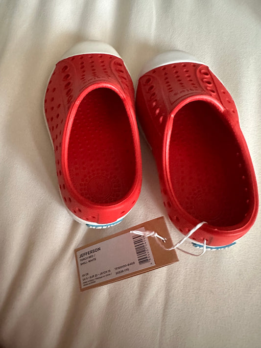 #24 NWT size 6 red natives