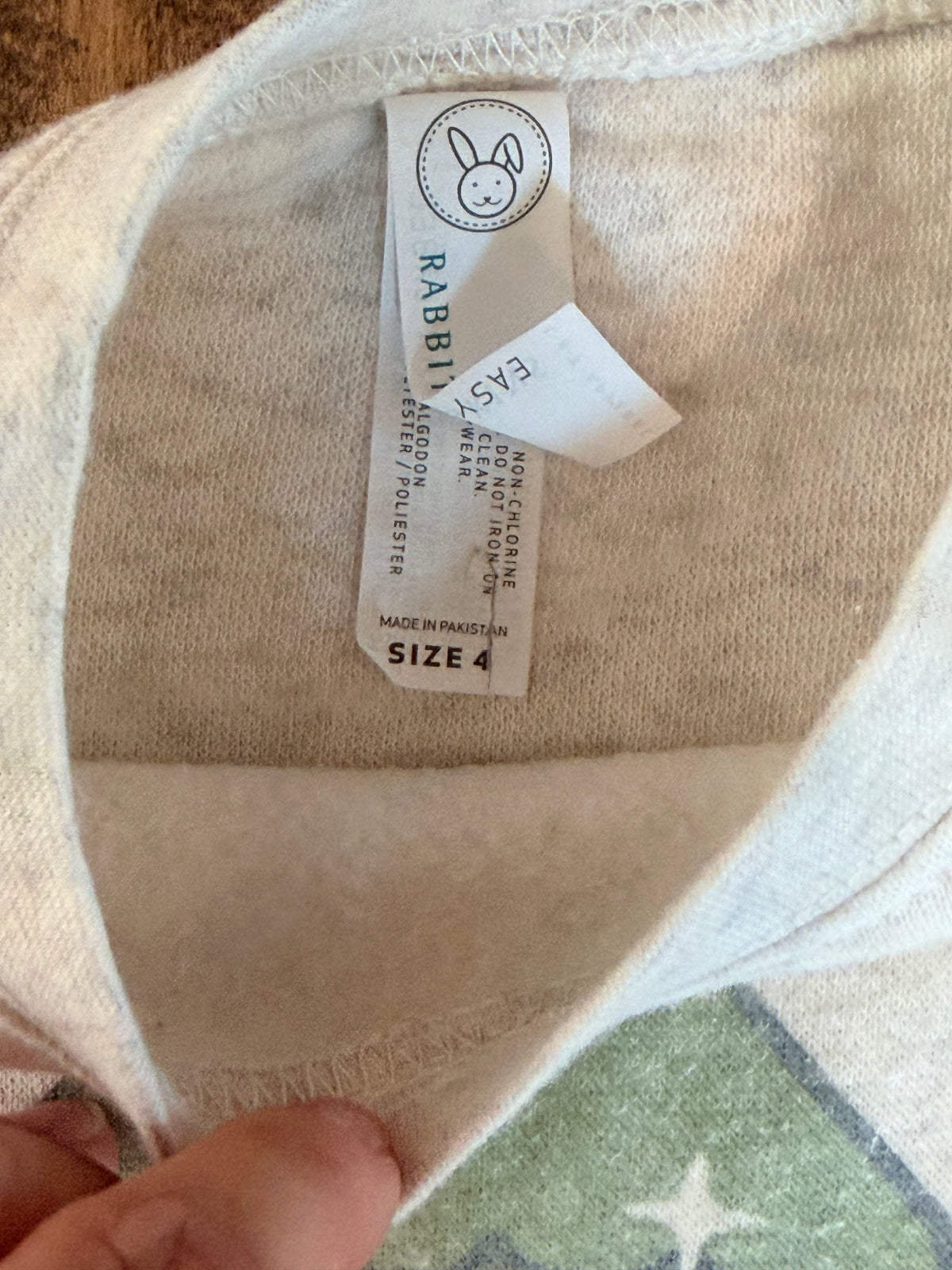 #99 girls merry swiftmas sweatshirt size 4