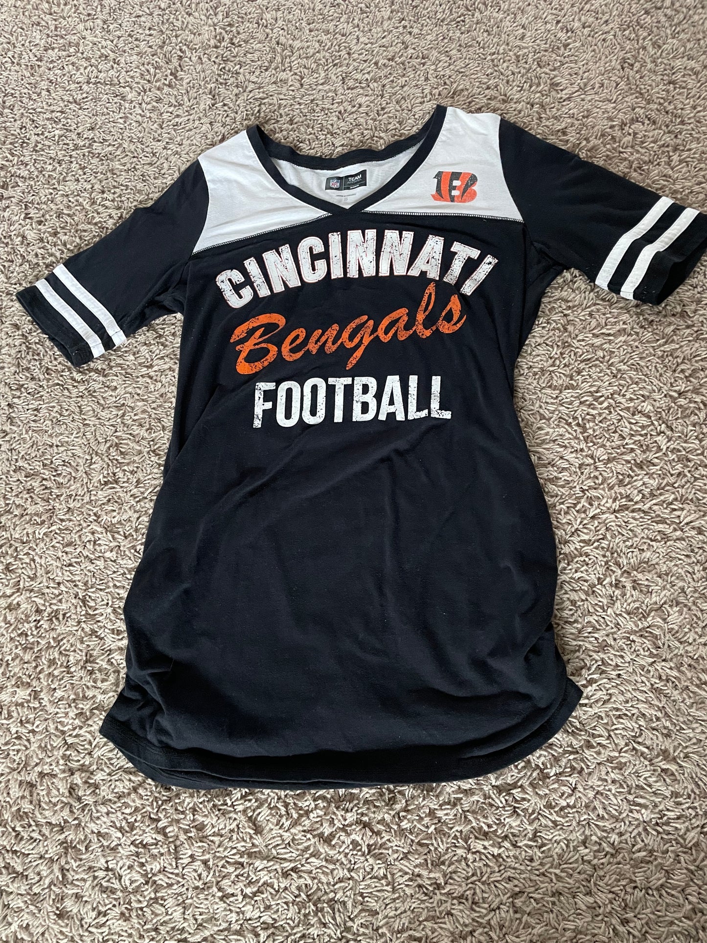 Cincinnati Bengals Size S Maternity Tshirt