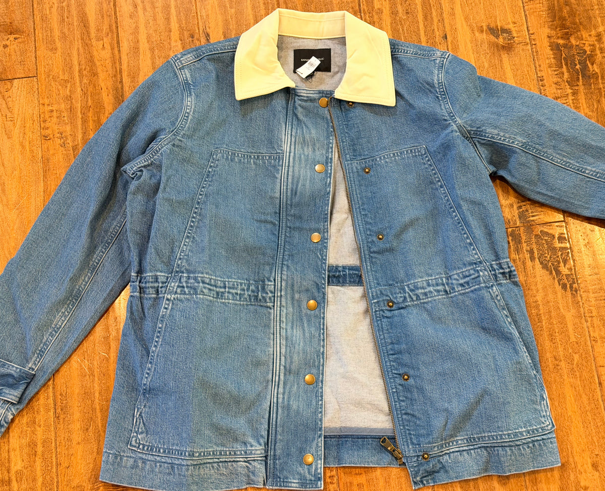 #99 women’s banana republic barn denim jacket size small