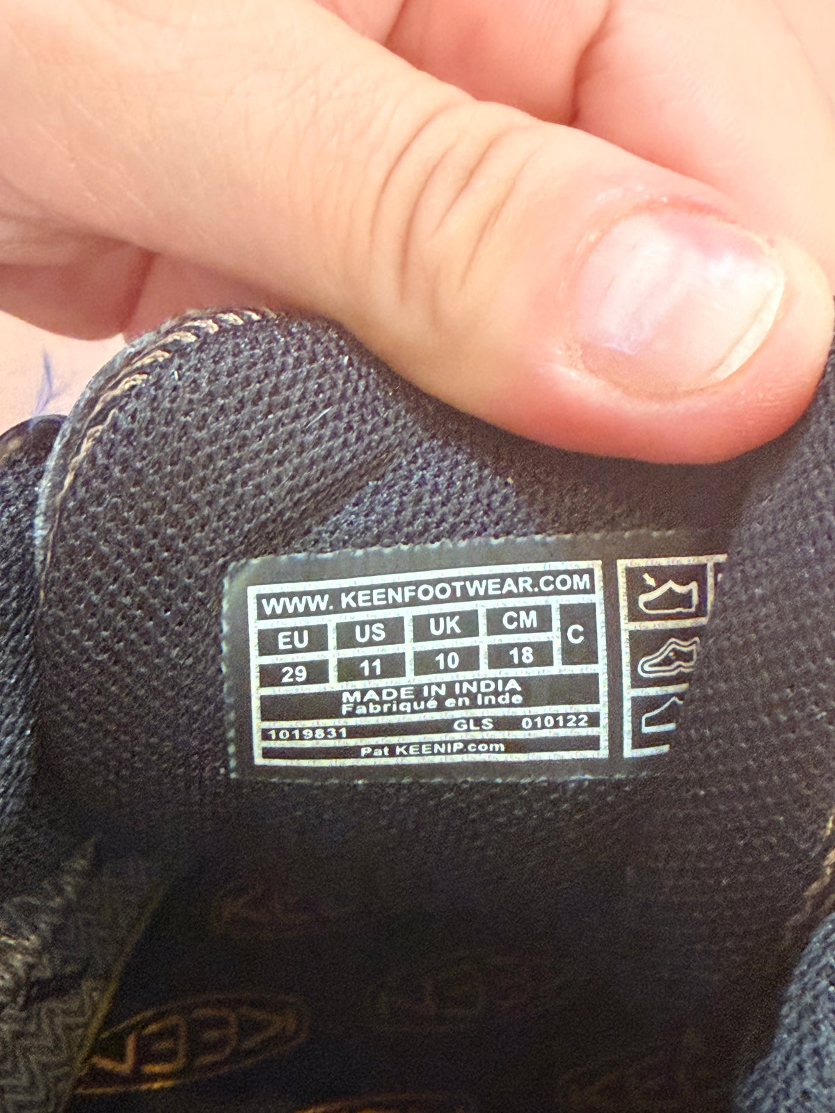 #99 boys keen hiking boots size 11