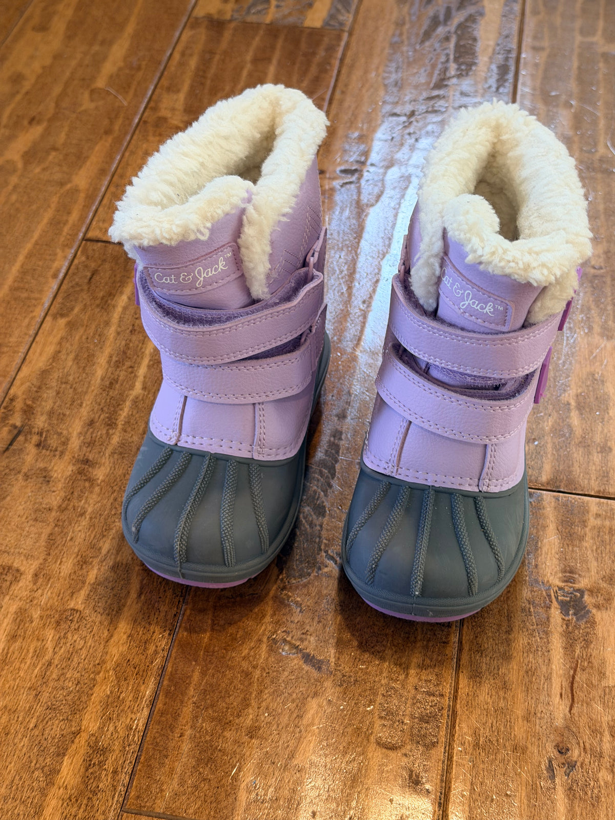 #99 girls cat and Jack purple snow boots size 8