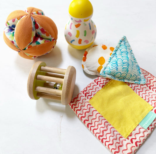 Seller 196 Lovevery infant bundle