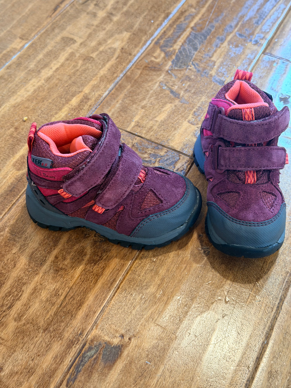 #99 girls LL Bean pink hiking boots size 6 toddler