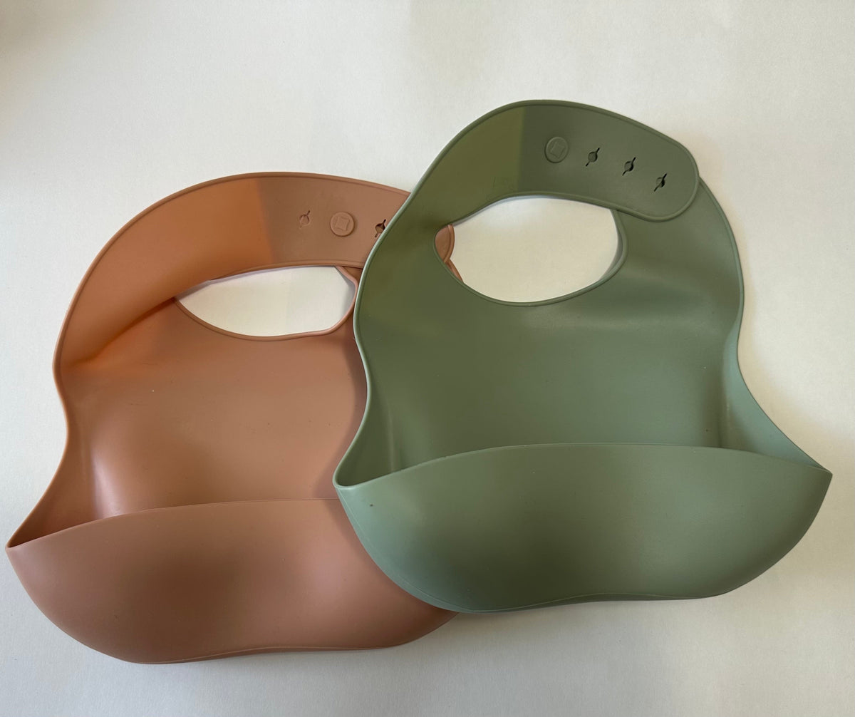 Seller 182. 2 Silicon bibs