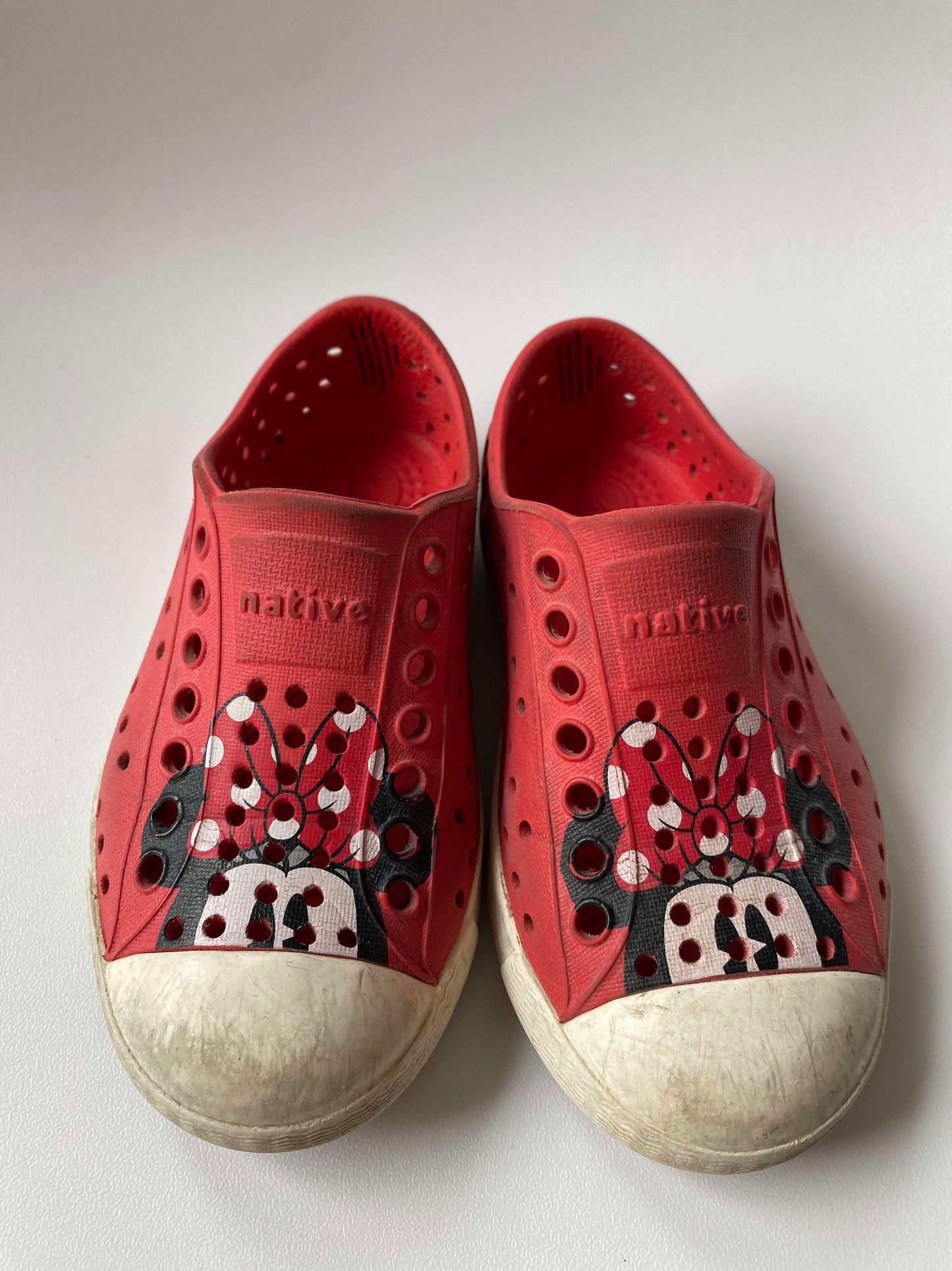 #117, Red Minnie Mouse Native Shoes, Girls 8c, GUC