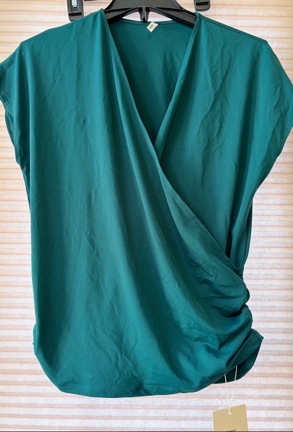 #35 nwt halara wrap shirt women medium