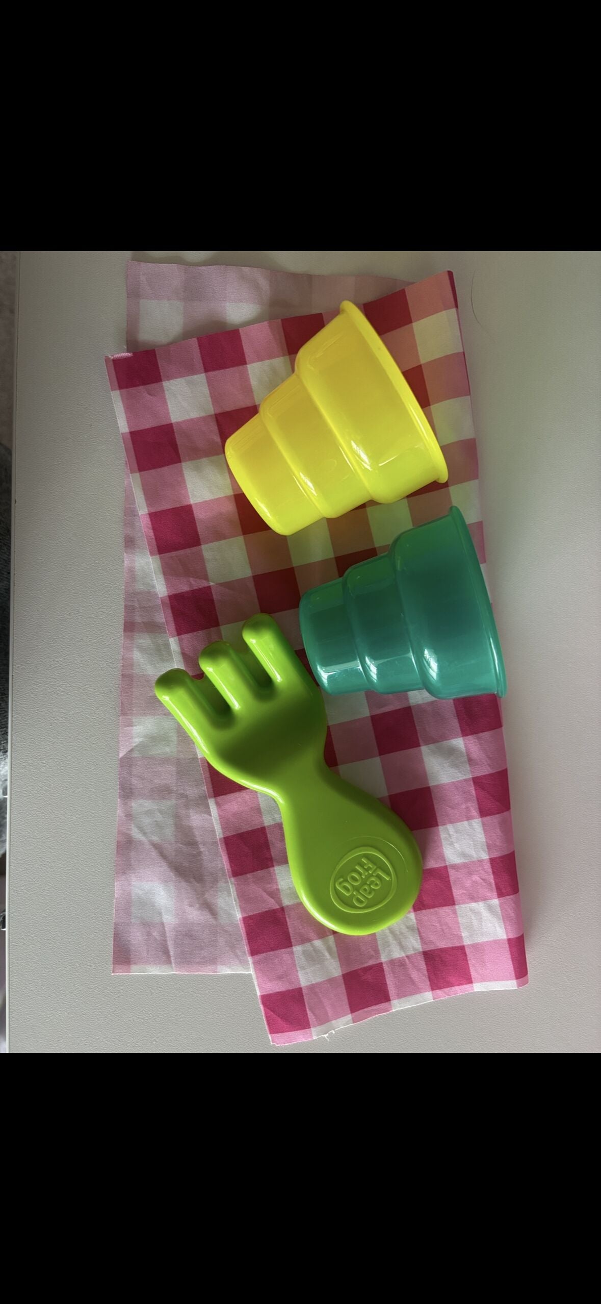 #77 - EUC Leap Frog - Picnic Basket (missing one fork)