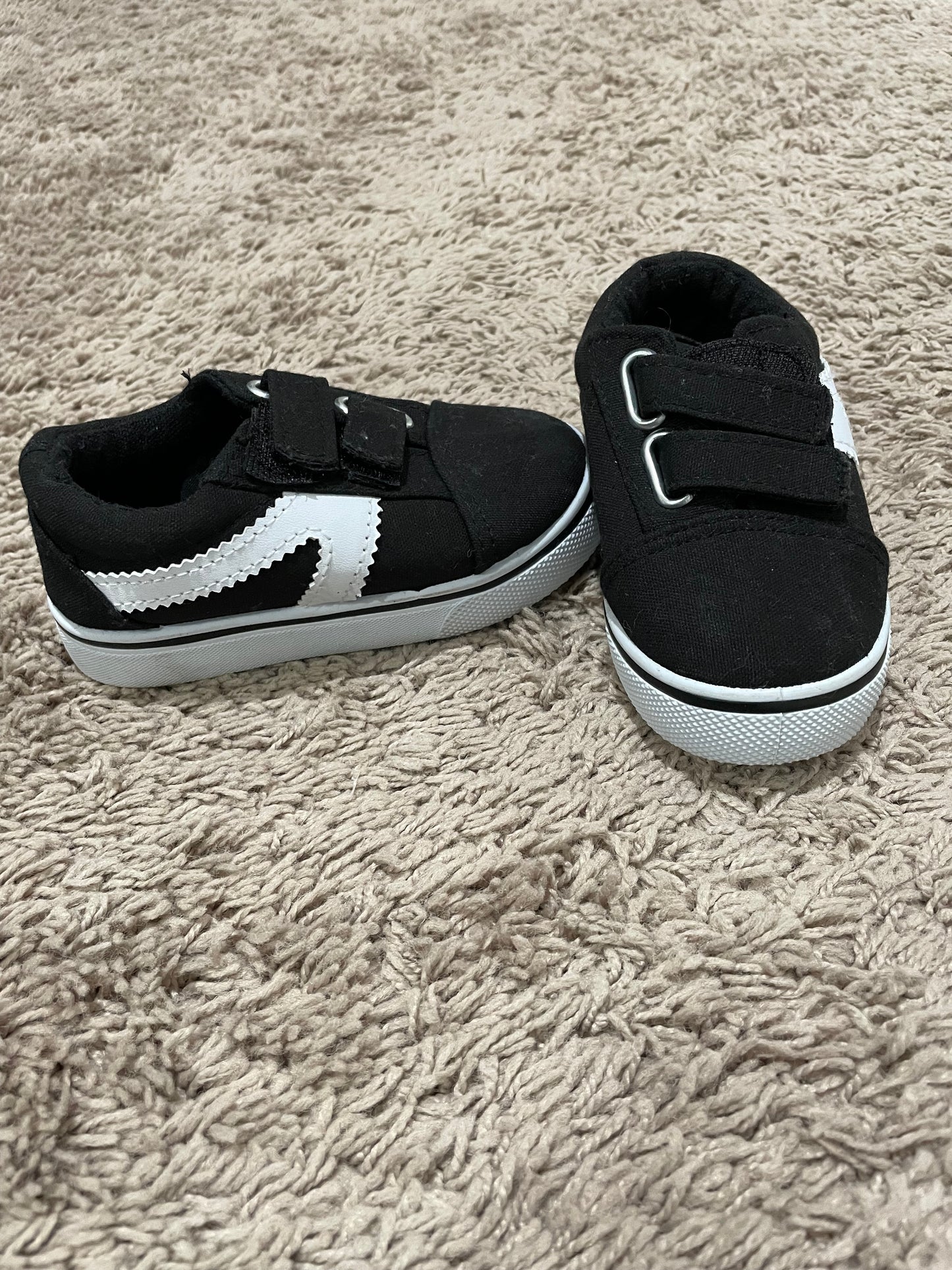 US Sports sneakers - toddler 6