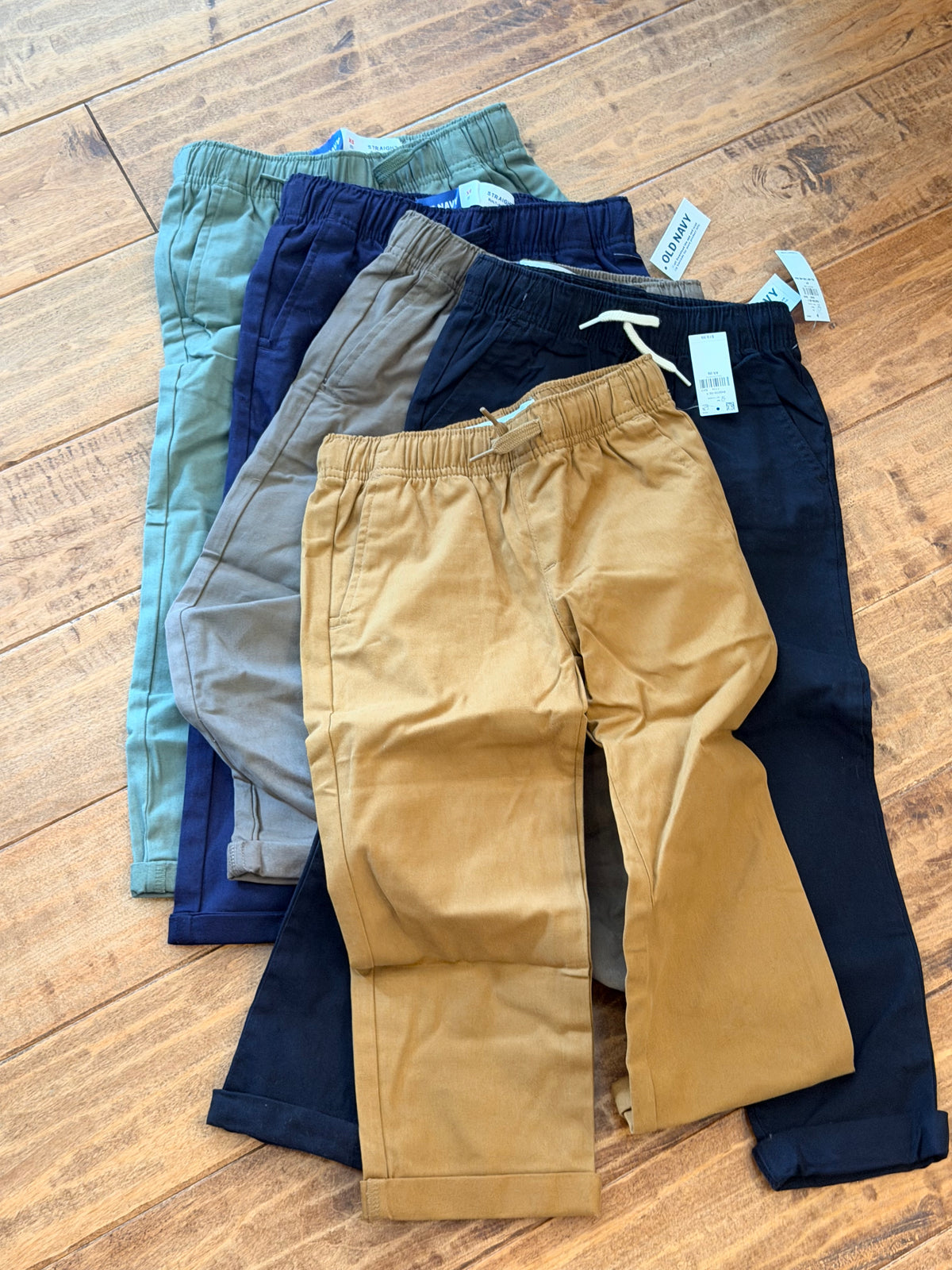 #99 Boys old navy straight leg pants size 5 NWT
