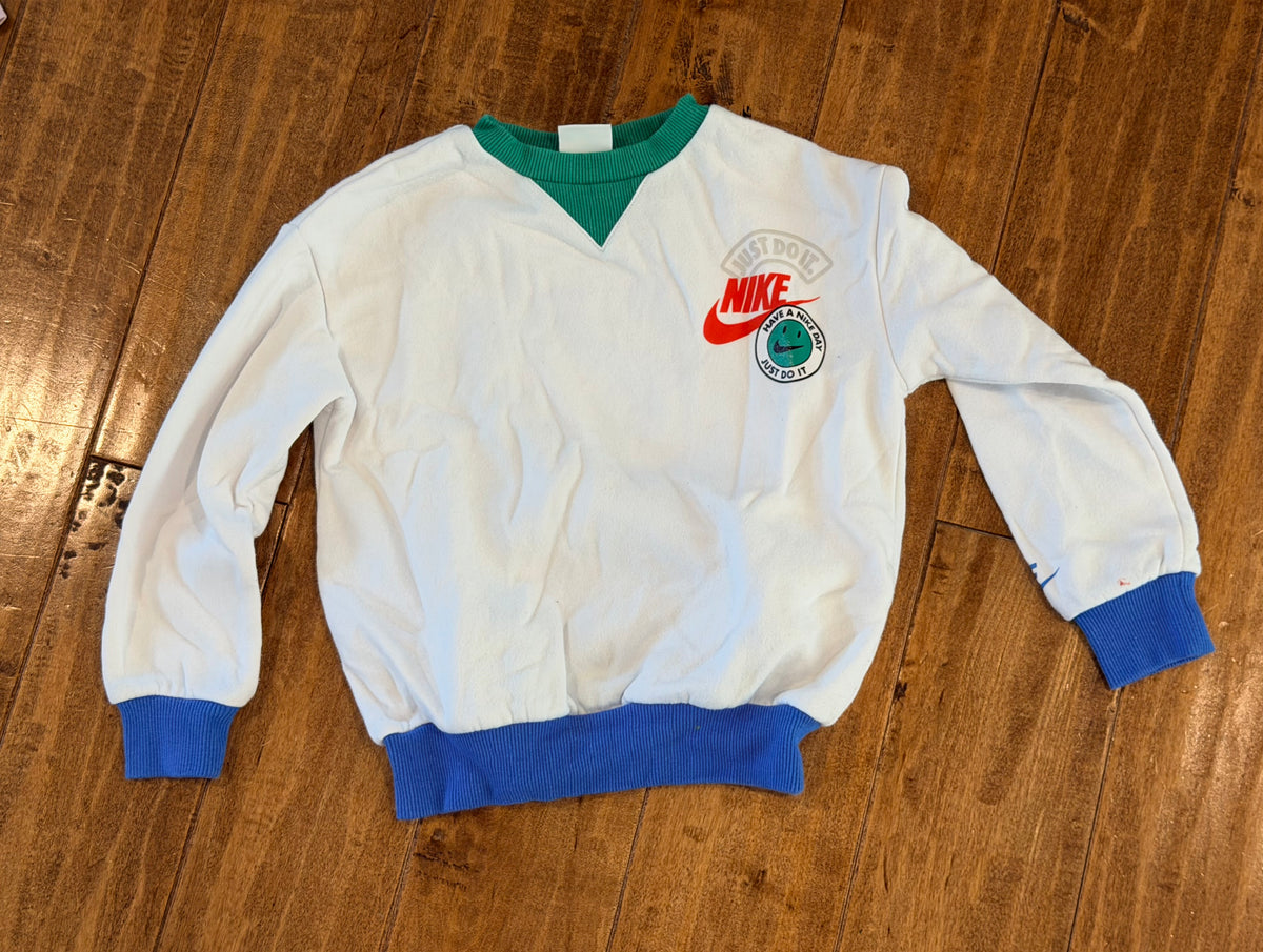#99 Boys NIKE sweatshirt size 4