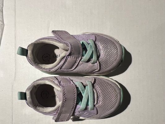 #95 Girls 5T Sneakers