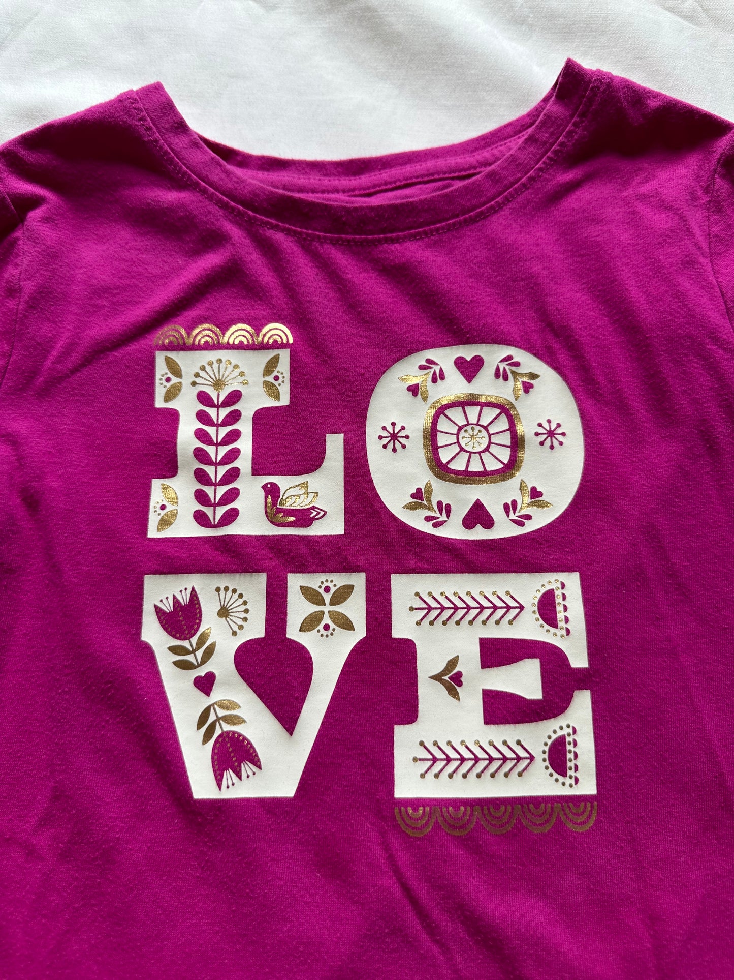 #56 Cat and Jack t-shirt Girls S 6-7 purple love VGUC