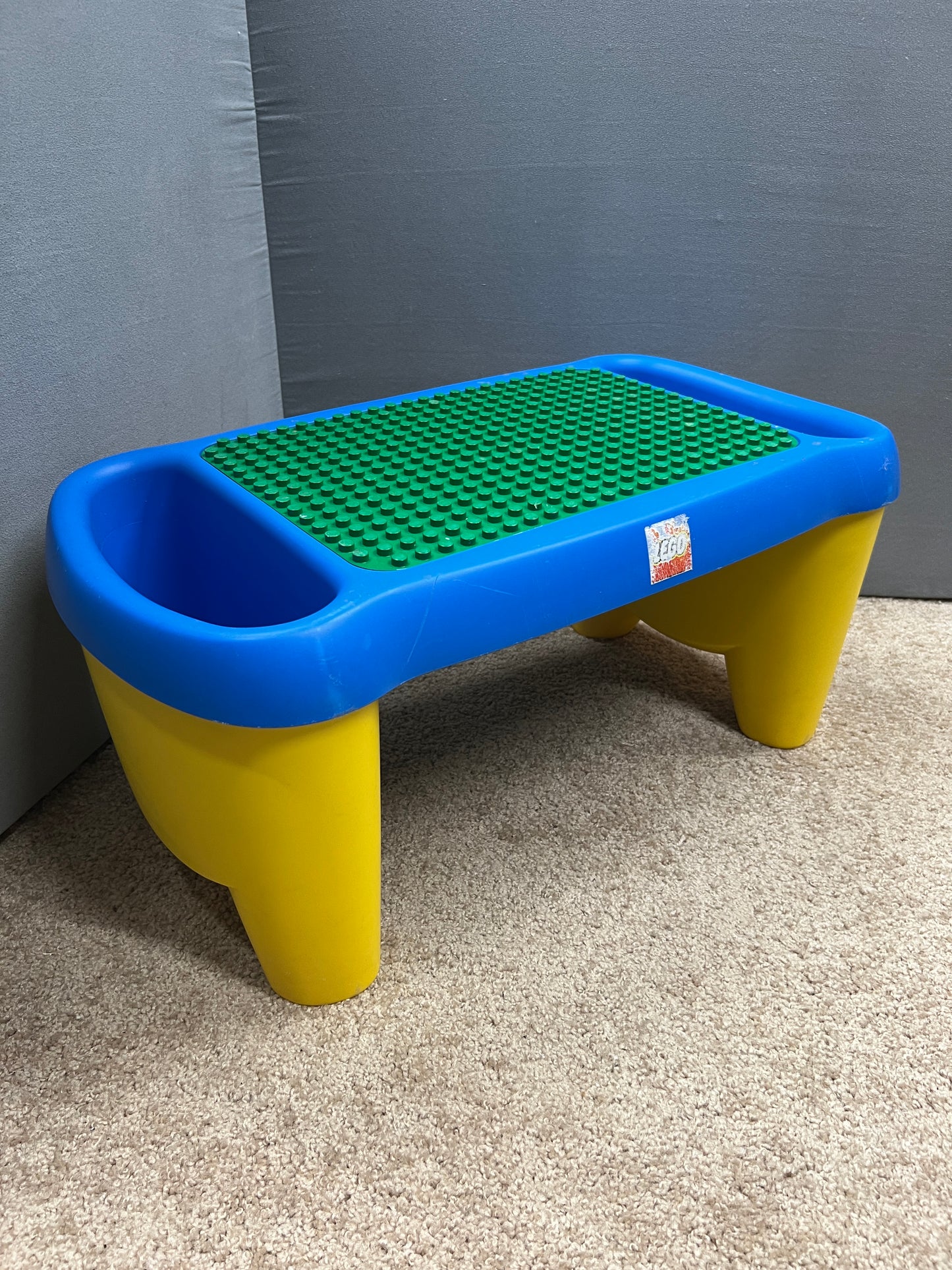 #154 vintage Lego Duplo table