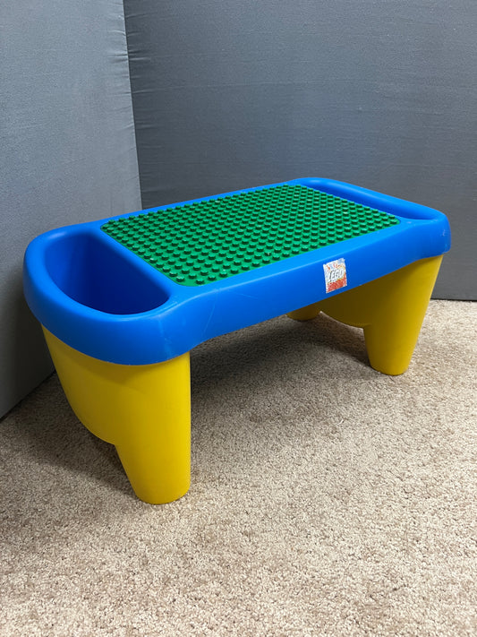 #154 vintage Lego Duplo table