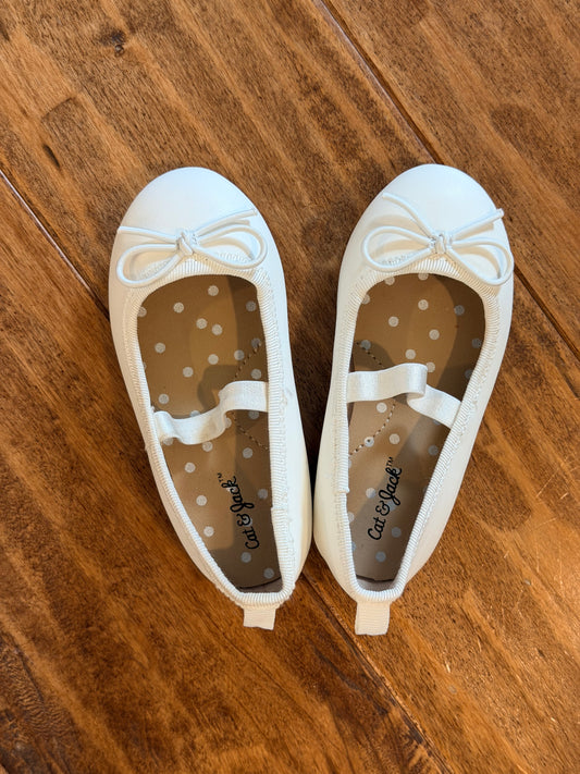 #99 Girls Cat and Jack white flats size 6 toddler