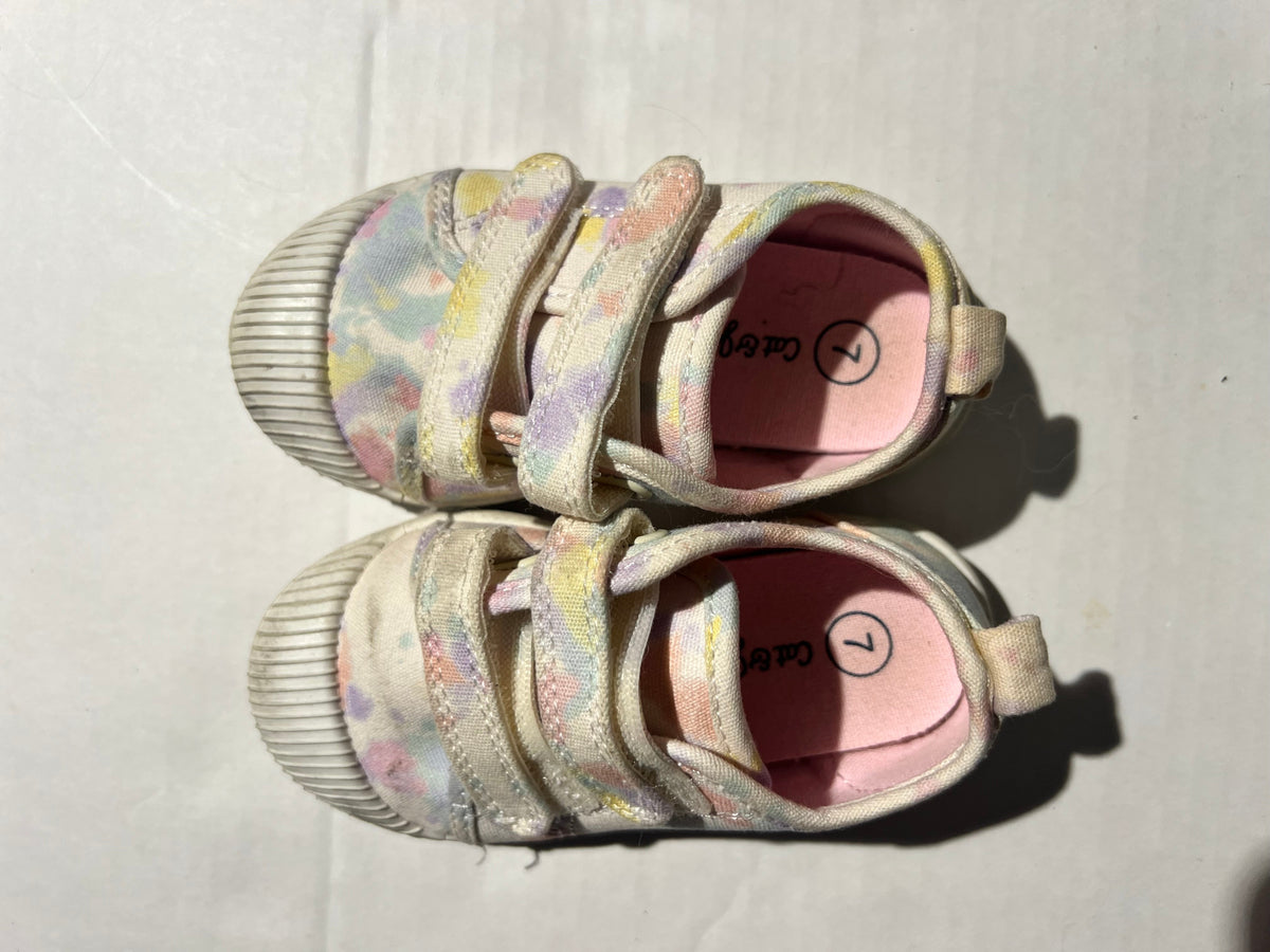 #95 Girls 7T Cat and Jack Sneakers