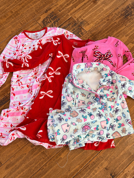 #99 girls holiday pajamas bundle size 3