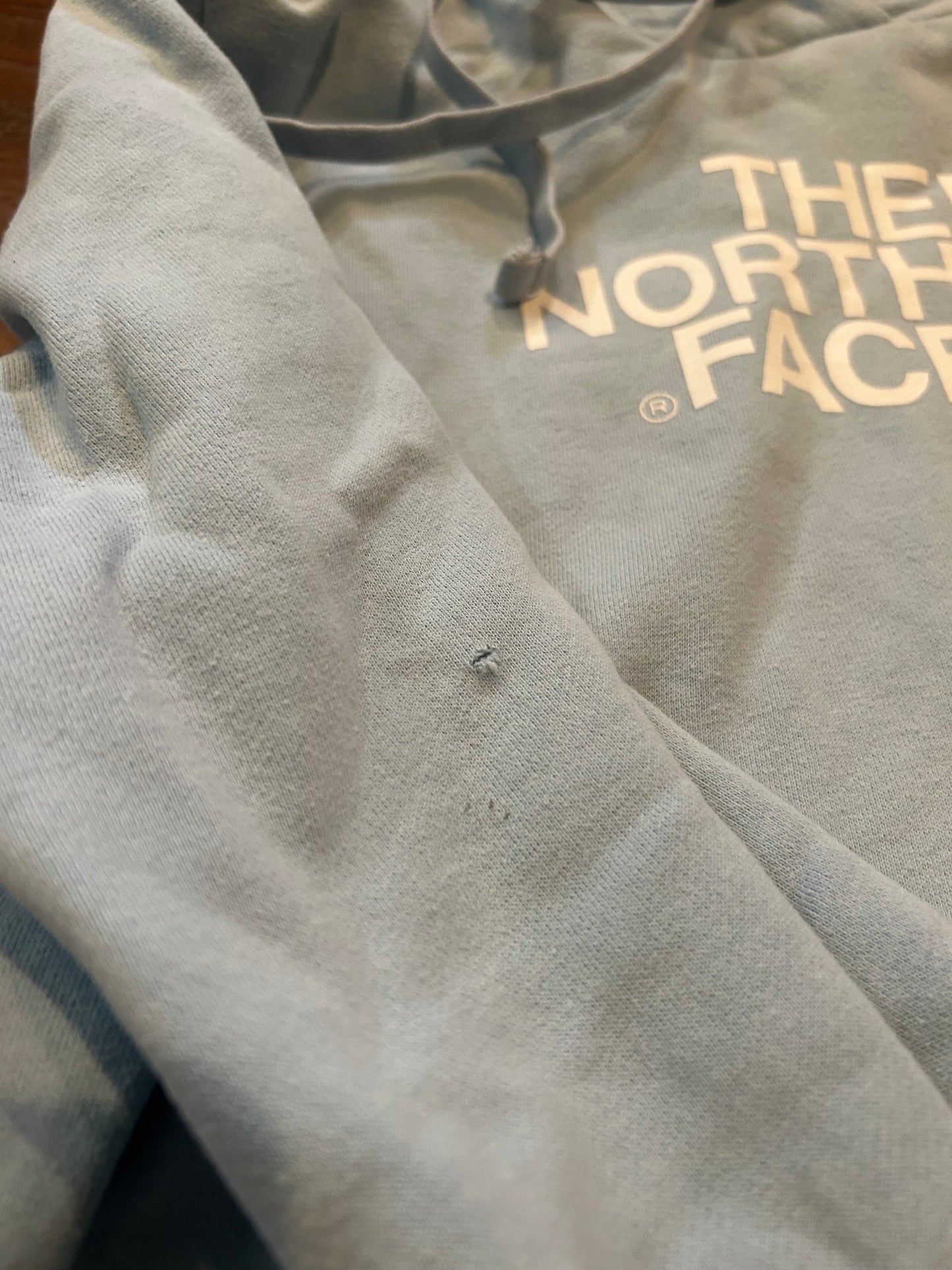 208 North Face girls hoodie