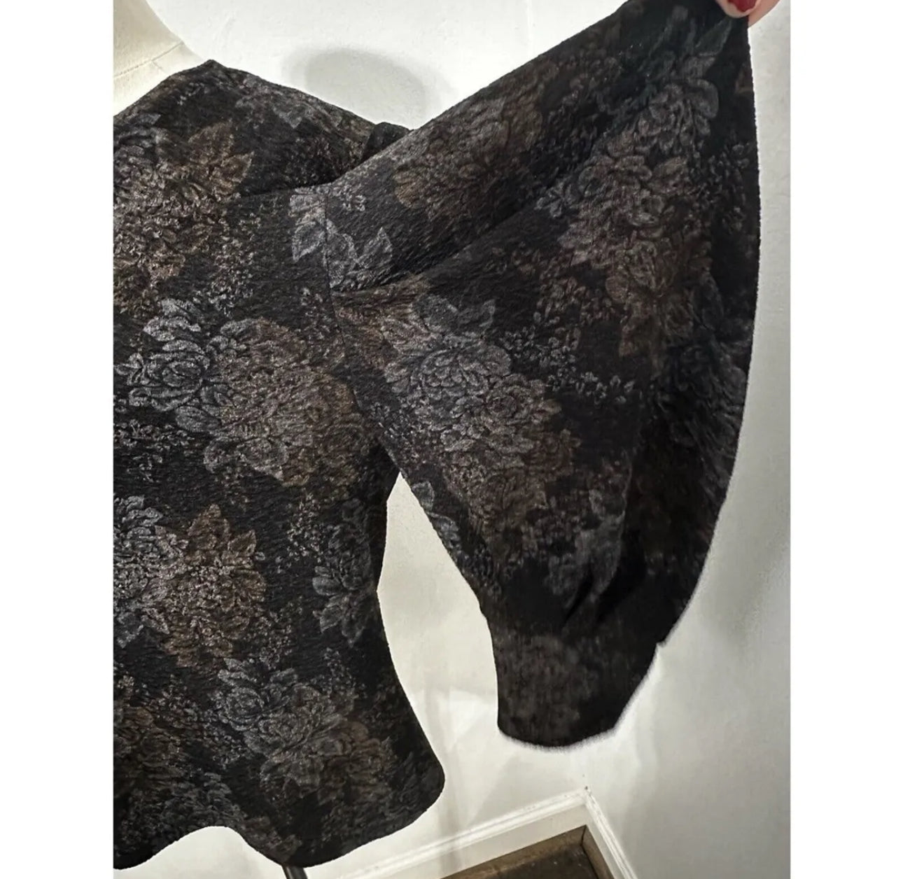 #111 Zara Trafaluc S/S 18 Black Metallic Floral Print Puff Sleeve Top Womens Blouse