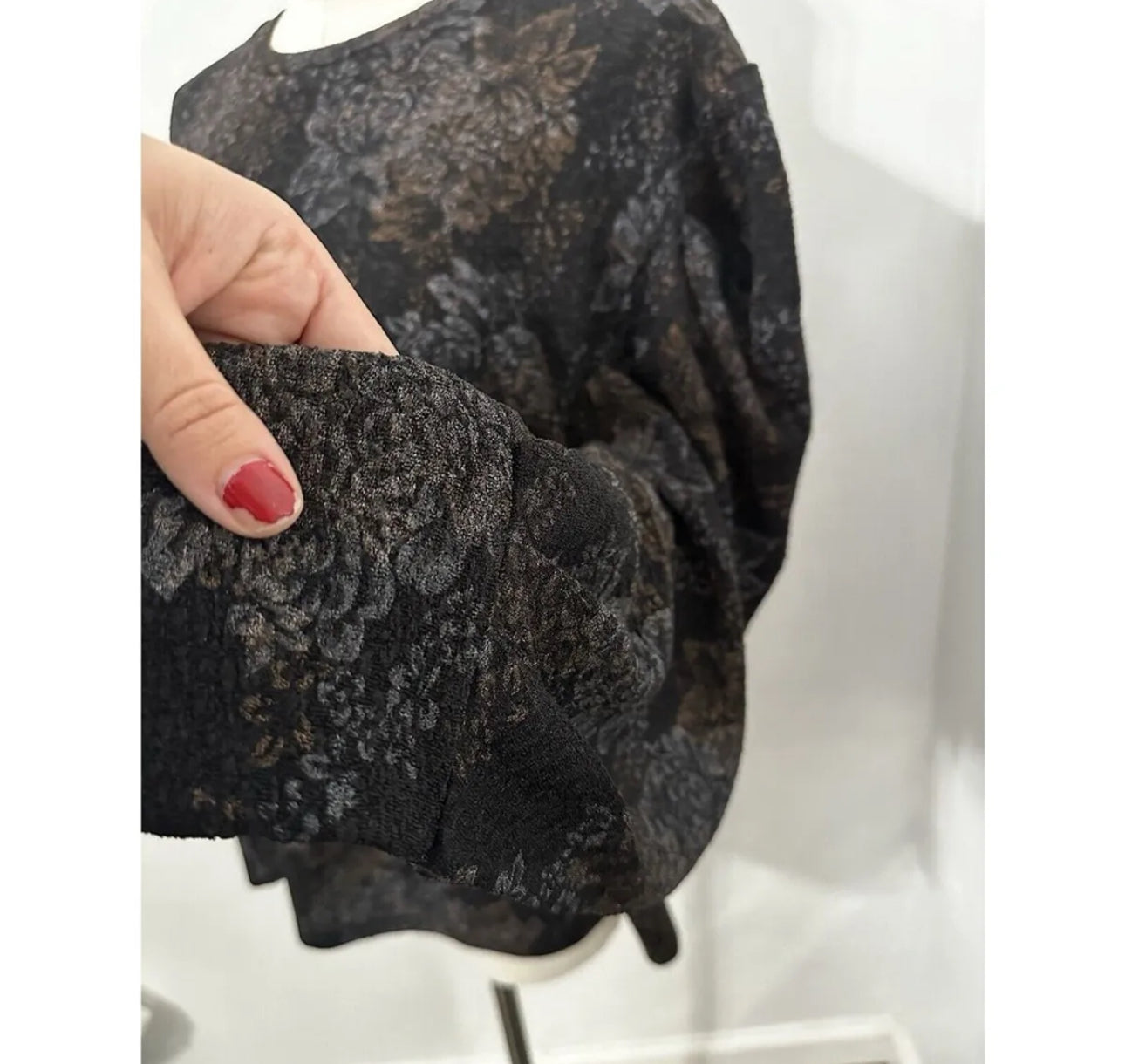 #111 Zara Trafaluc S/S 18 Black Metallic Floral Print Puff Sleeve Top Womens Blouse