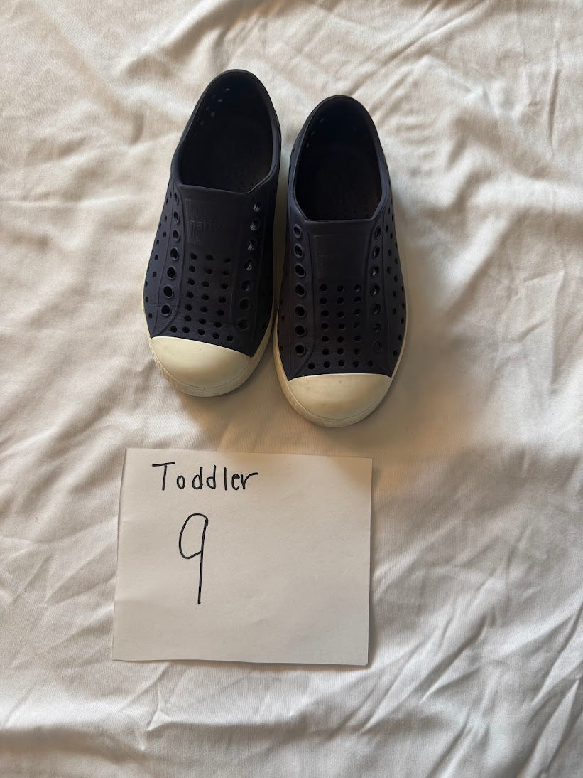 Seller #67 Navy Size 9 Native Shoes