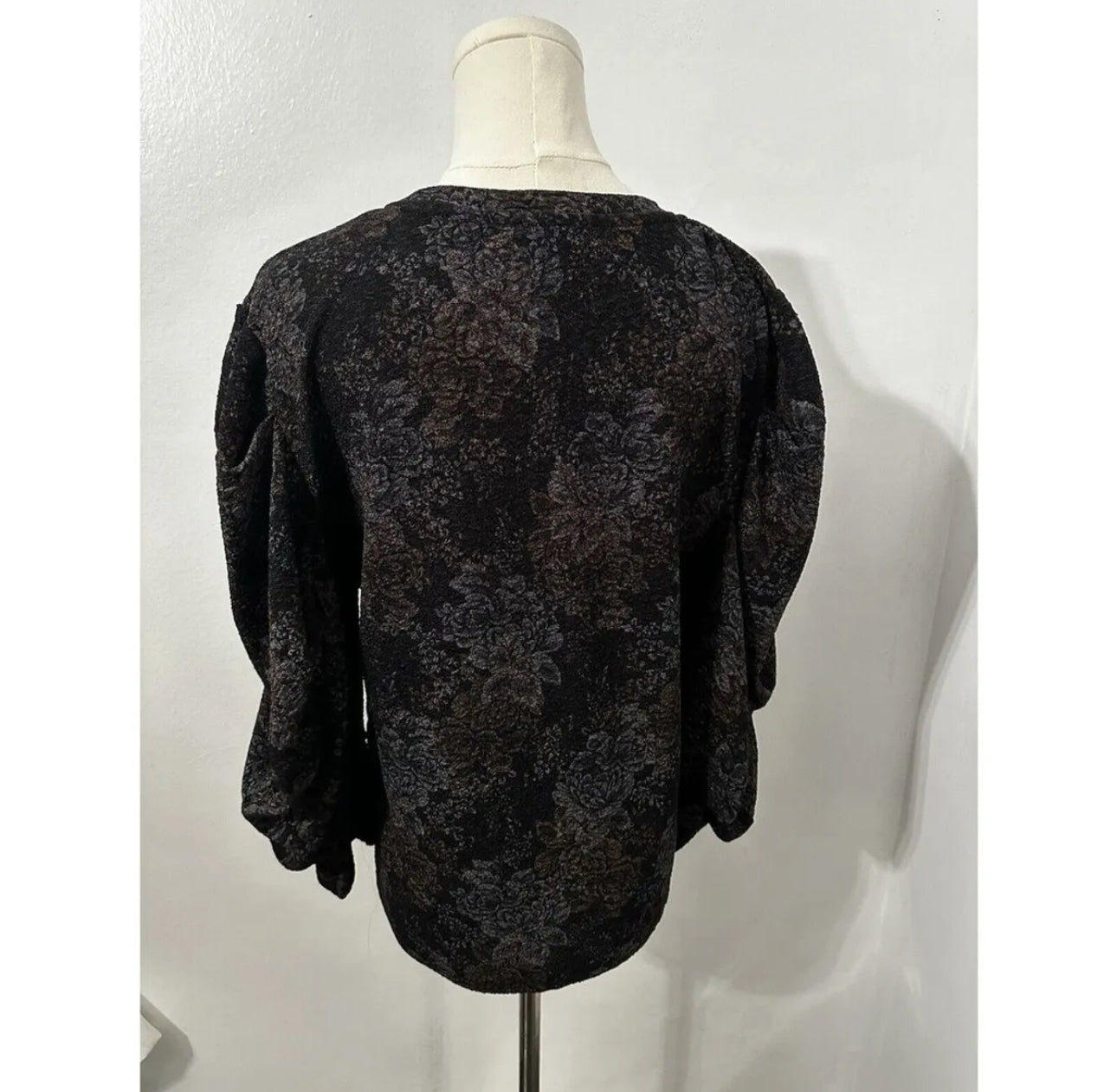 #111 Zara Trafaluc S/S 18 Black Metallic Floral Print Puff Sleeve Top Womens Blouse