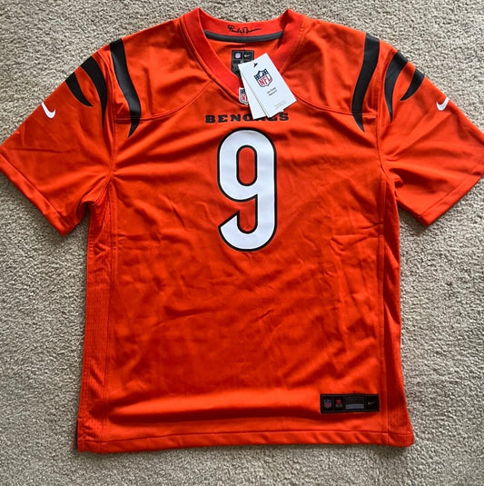 #24 NWT YXL orange game day Joe burrow jersey