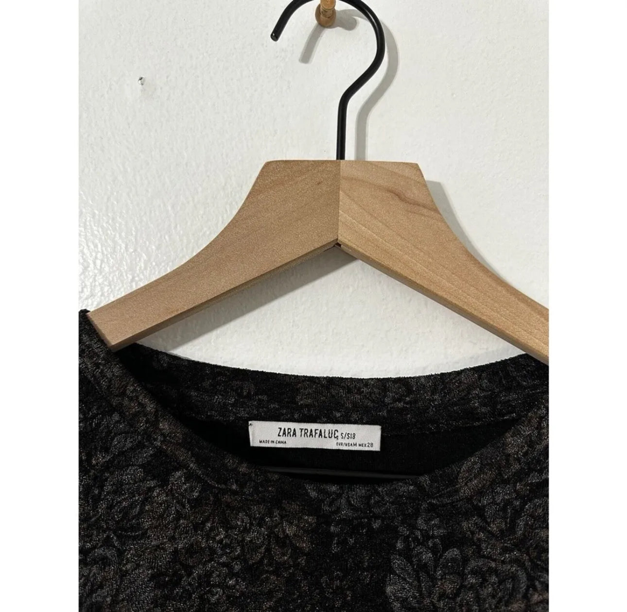 #111 Zara Trafaluc S/S 18 Black Metallic Floral Print Puff Sleeve Top Womens Blouse