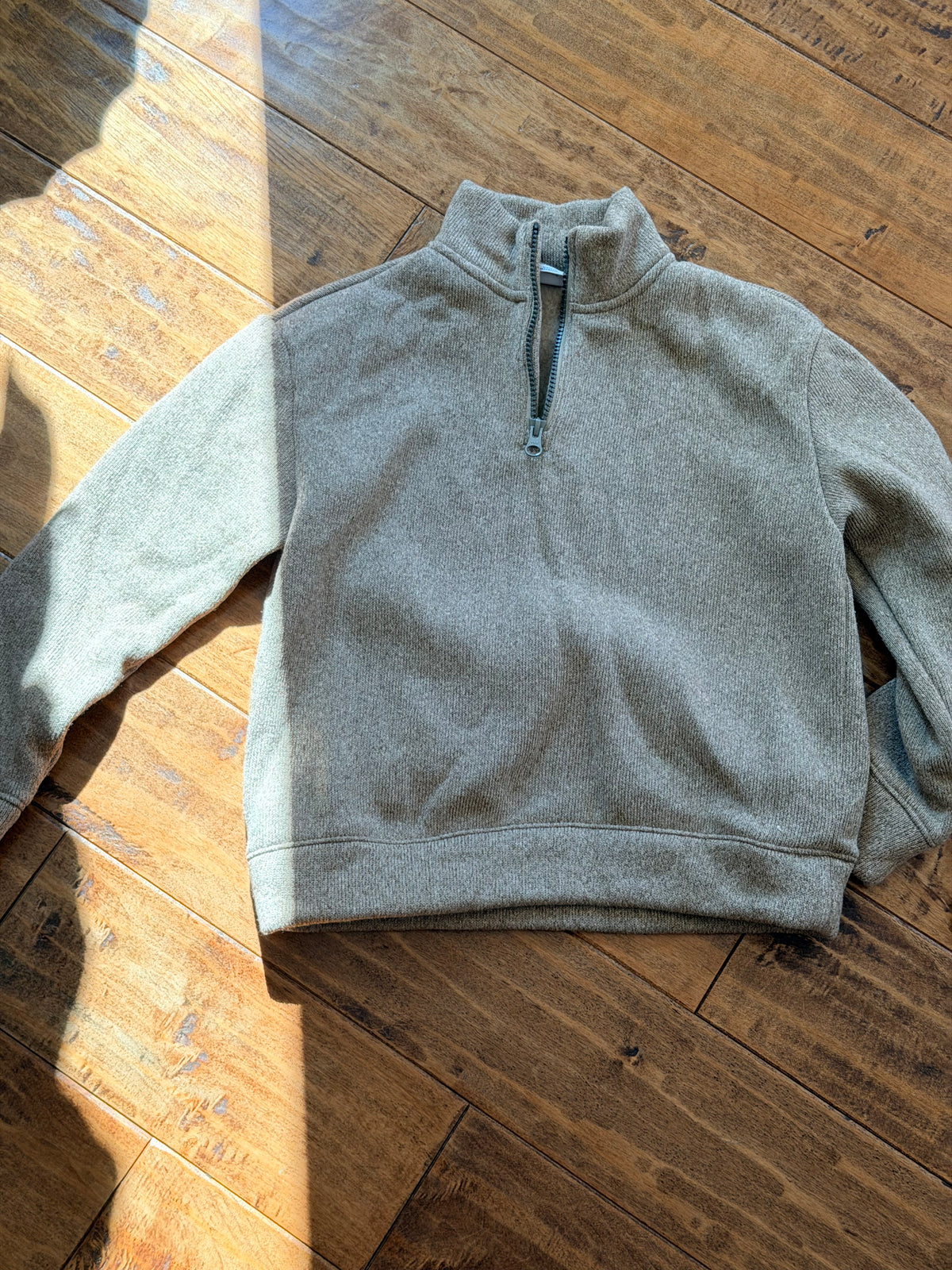 #99 boys old navy beige fleece pullover size 8