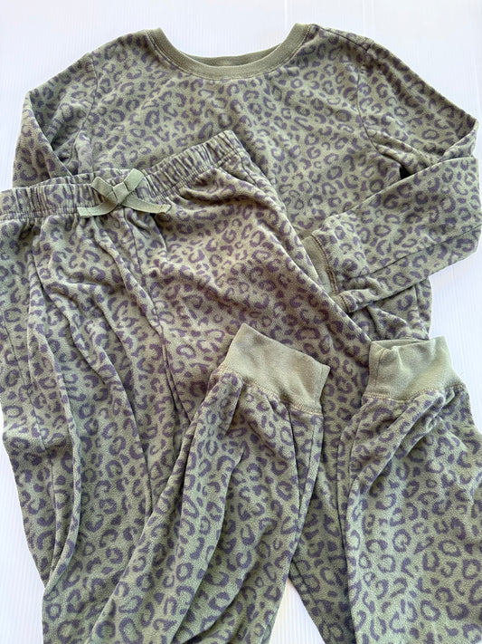 #167 Old Navy Girls Green Fleece Jams - L (10-12)