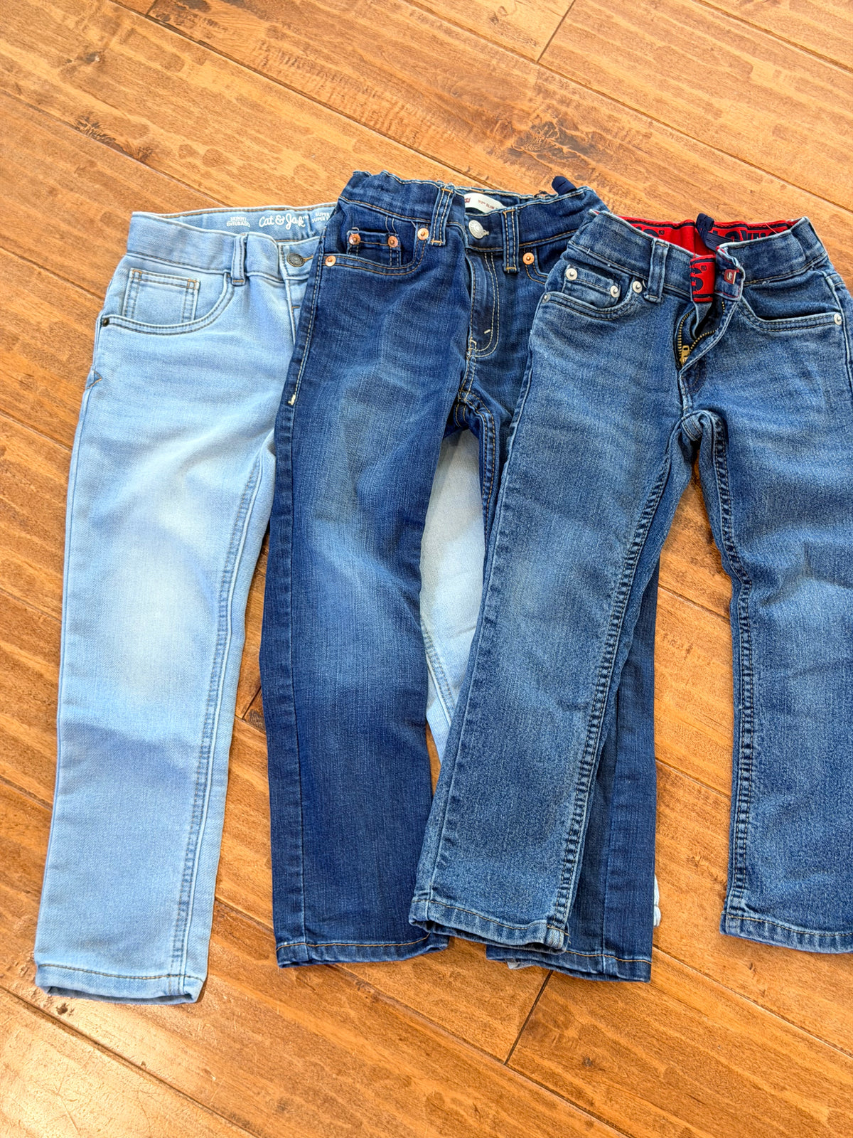 #99 boys cat and Jack and Levi’s Jean bundle size 5