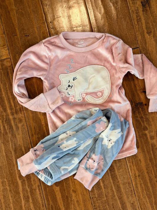 #99 girls Carter’s cat fuzzy pajamas size 3