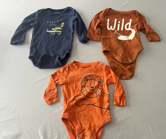 #211 REDUCED 3m Onesie Fox/Dinosaur/Lion Onesie Set