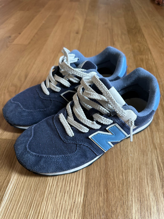 #133 New Balance Men’s Sz 6 Tennis Shoes