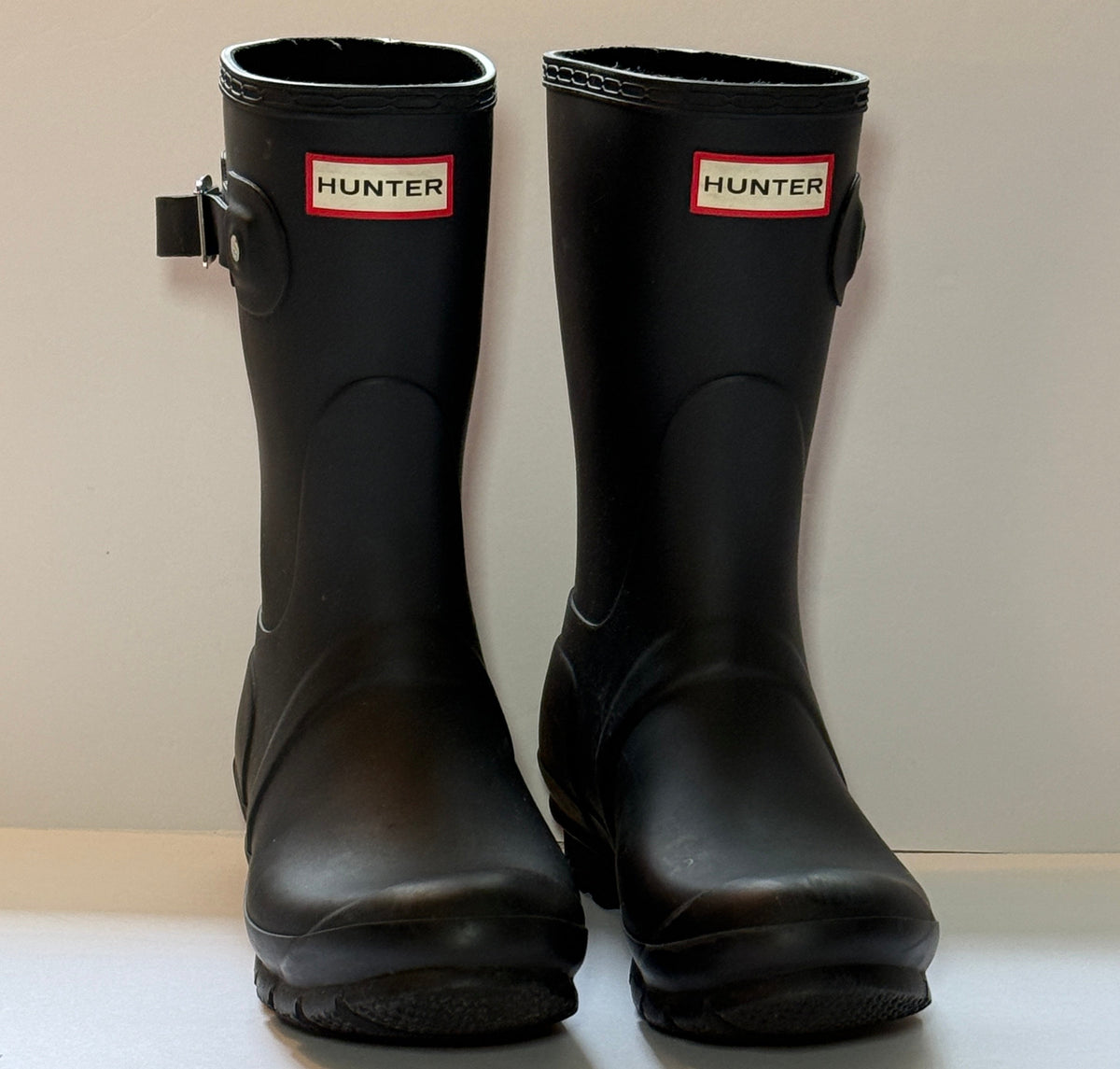 Seller 156_Hunter Womens Original Short Rain Boot in Black w Cable Knit Boot Liners Size 7