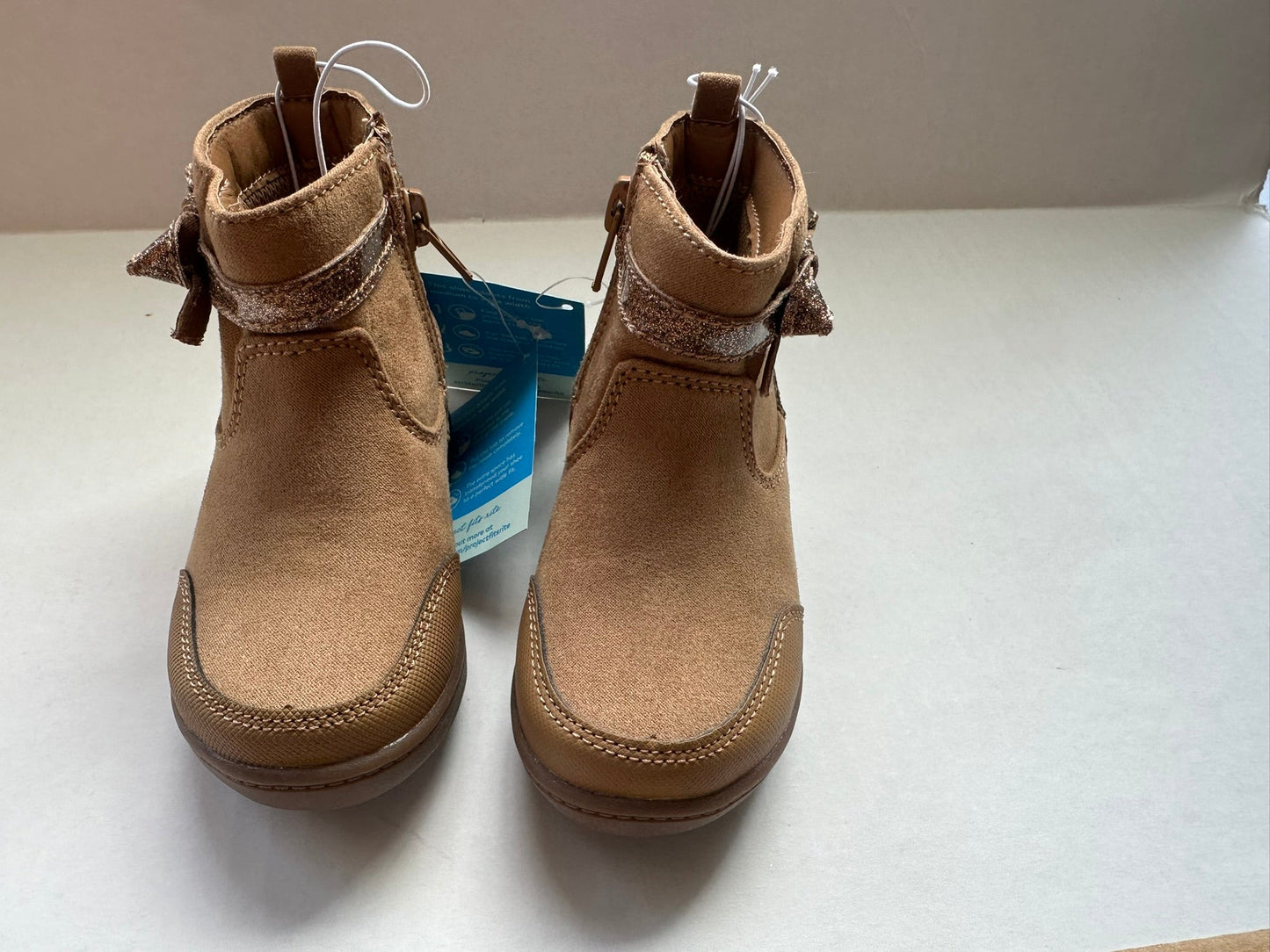 #88 NWT stride rite 6M shoes