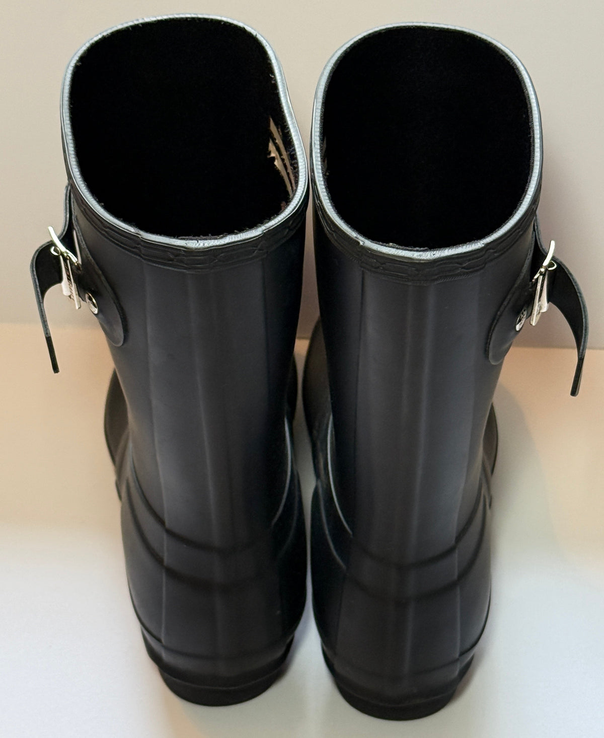Seller 156_Hunter Womens Original Short Rain Boot in Black w Cable Knit Boot Liners Size 7