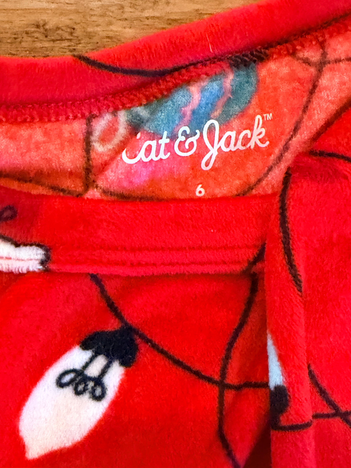 #99 boys cat and Jack holiday pajamas size 6
