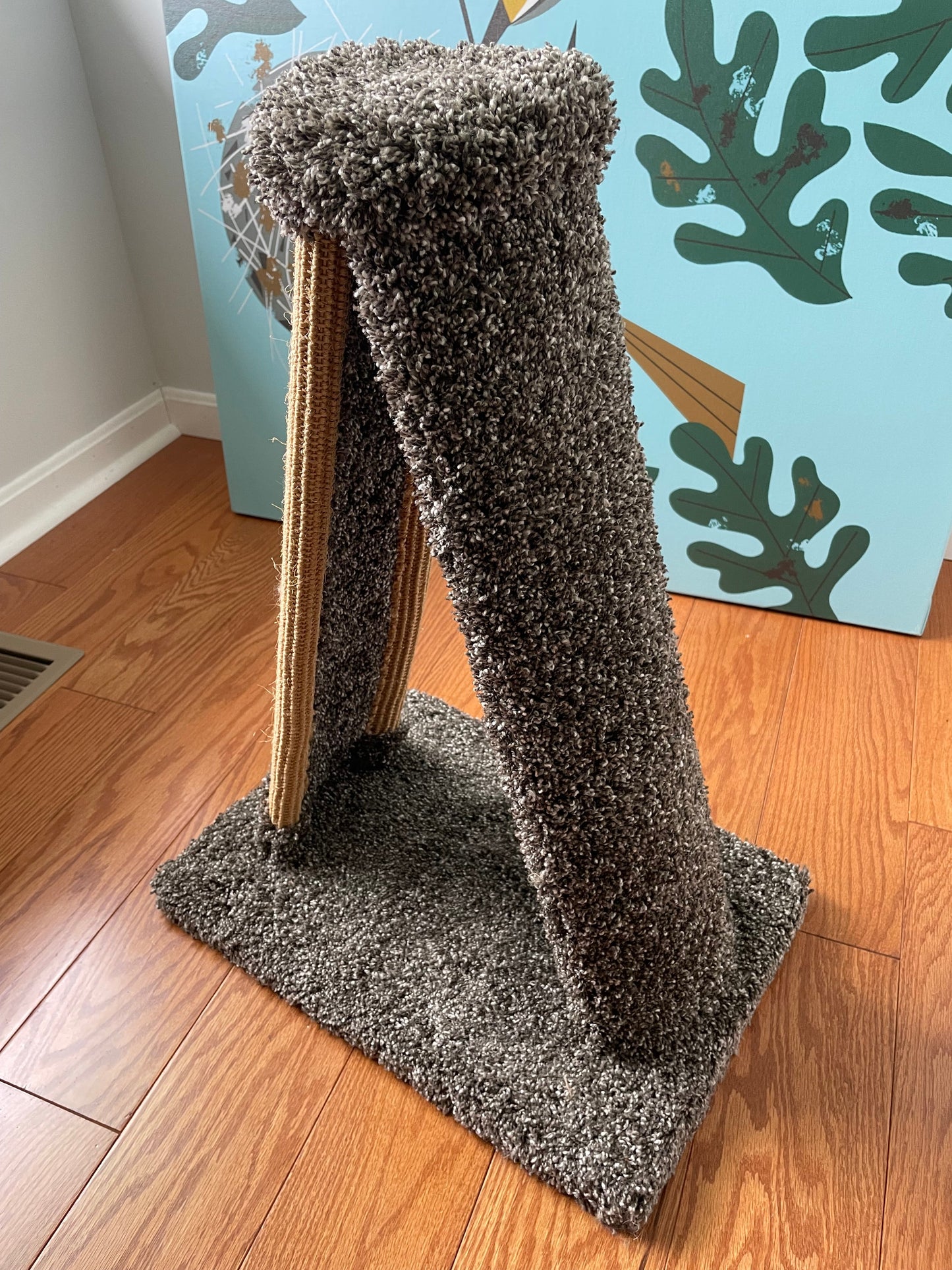 #42 REDUCED Cat Scratching Post