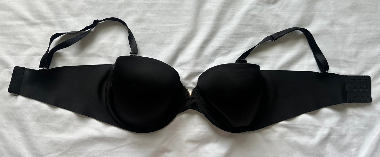 #77 Like New Victoria’s Secret Bra with Underwire, 38D