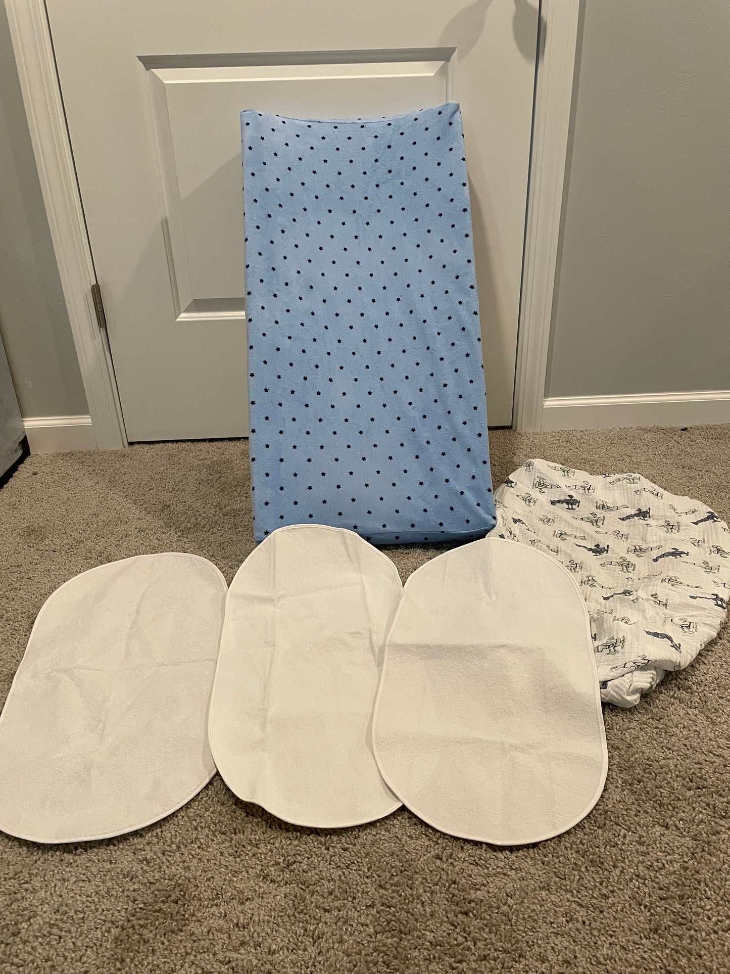 #187 Changing Pad Bundle with 2 Covers and 3 Waterproof Boppy Changing Pad Liners