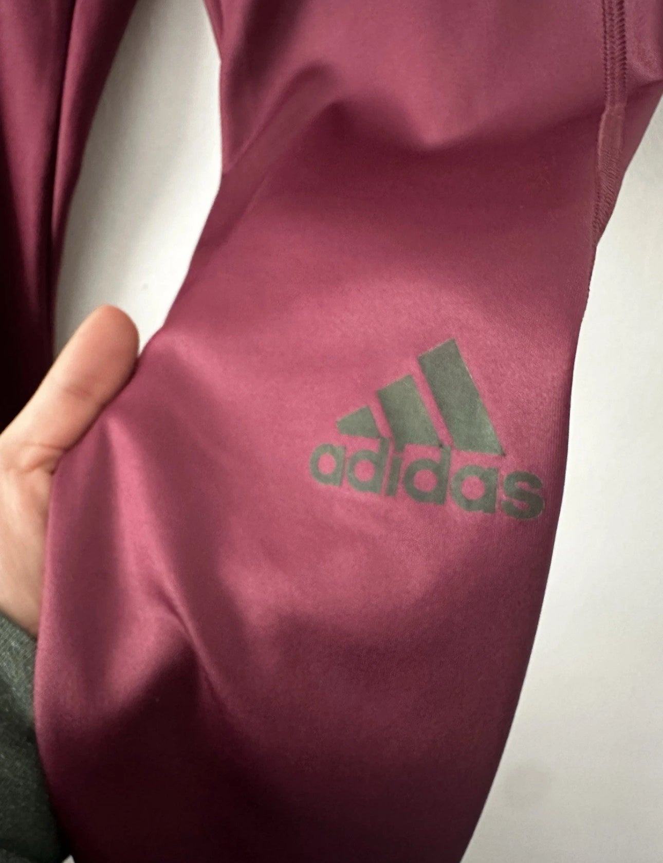 #111 Adidas Women's X Zoe Saldana AEROREADY Burgundy Shine Leggings Small Activewear