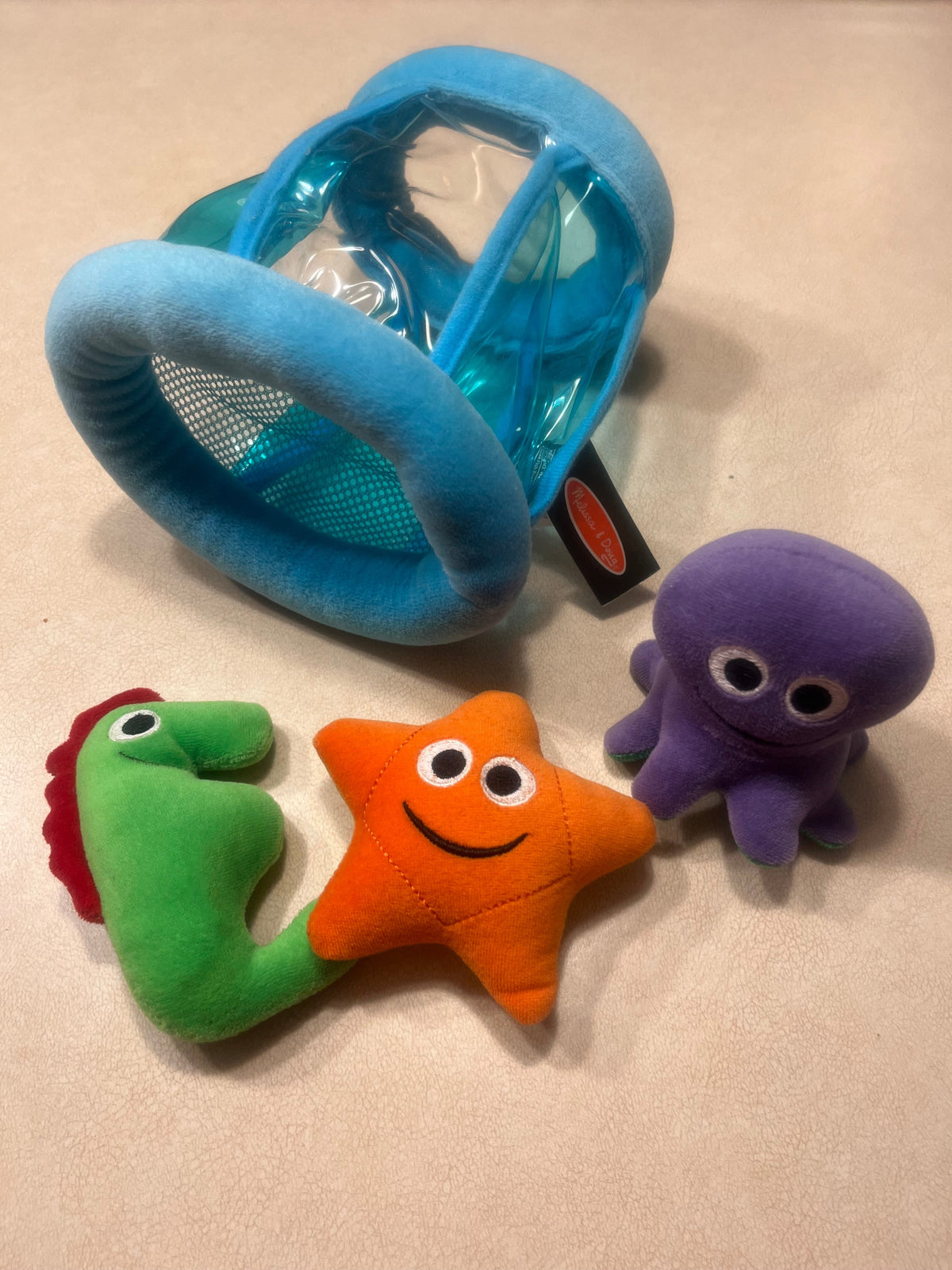 #200 Melissa & Doug Fishbowl Soft Fill & Spill Toy