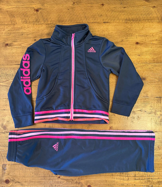#88 REDUCED 4T Adidas set VGUC