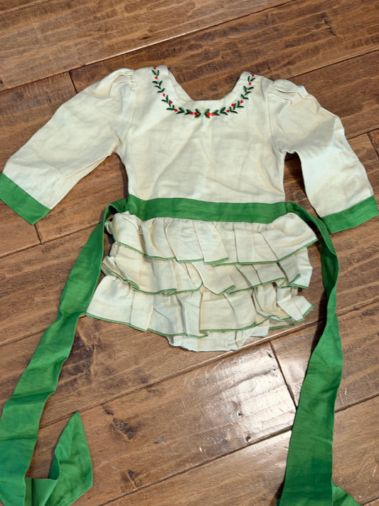 #99 girls boutique holiday top size 3 NWT