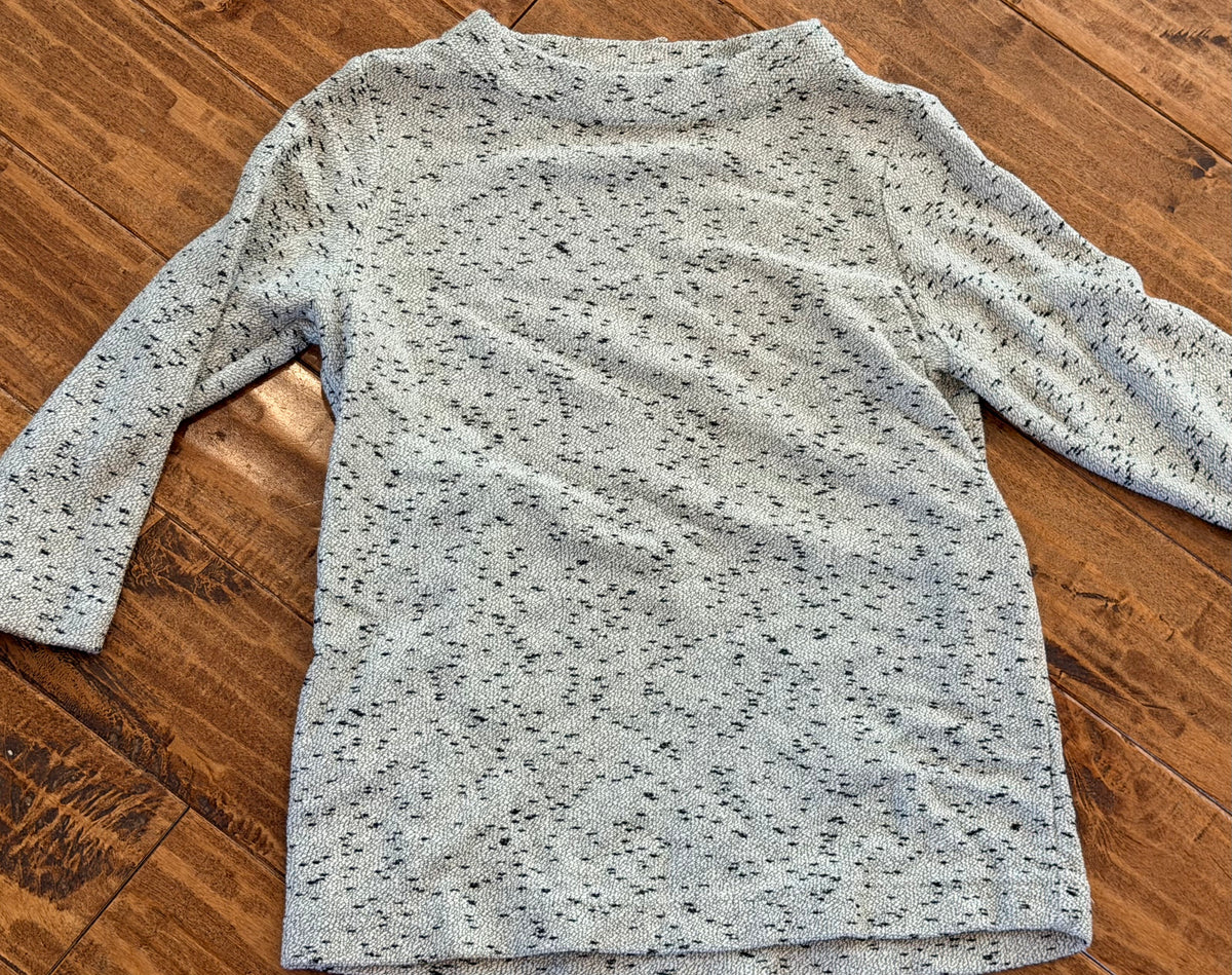 #99 Women’s Ann Taylor sweater size medium