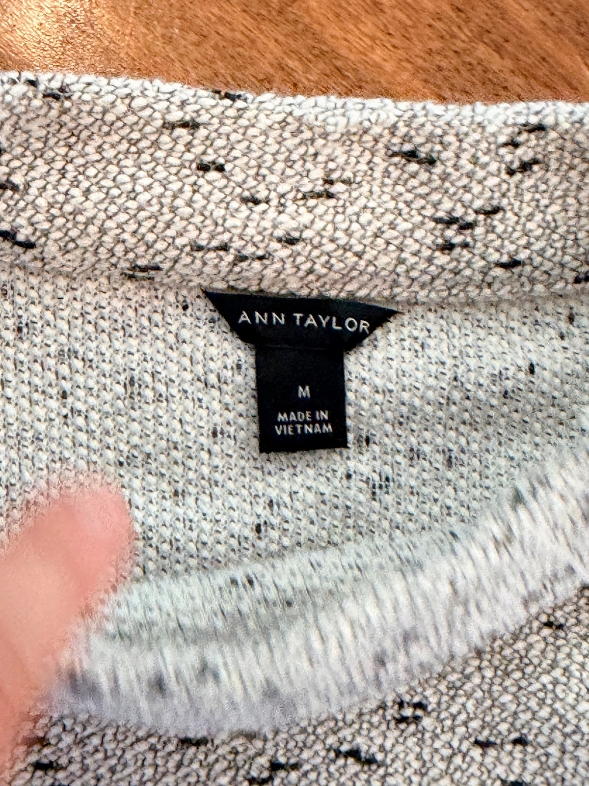 #99 Women’s Ann Taylor sweater size medium